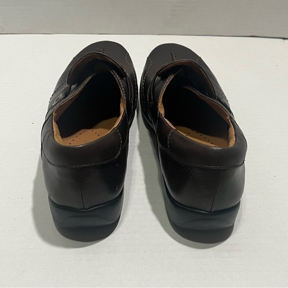 Clarks Unstructured Un Loop Brown Leather Slip-On Comfort Shoes NWOT Size 9M - Picture 3 of 9